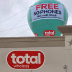 wireless-store-rooftop-balloon-usa