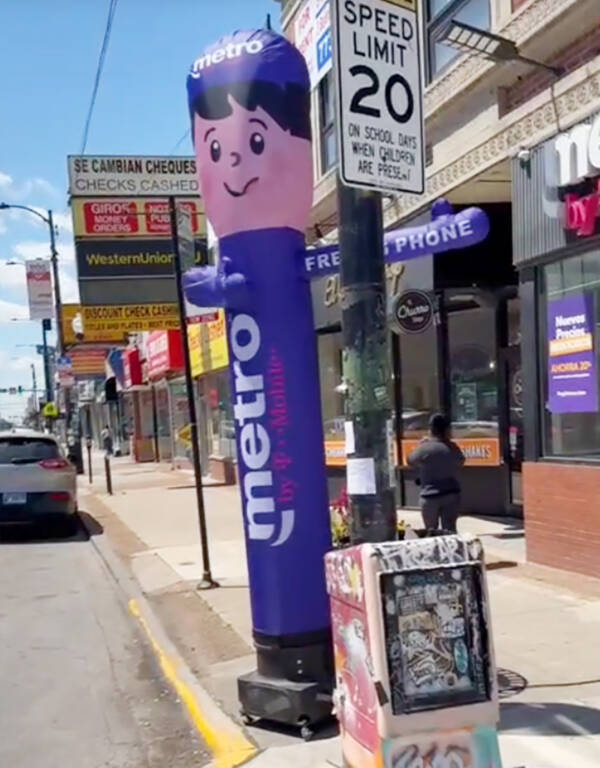 10ft Metro by T-Mobile Inflatable Waving Man