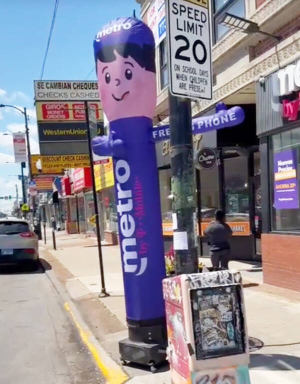 10ft Metro by T-Mobile Inflatable Waving Man