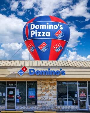 22ft Domino’s printed rooftop balloon